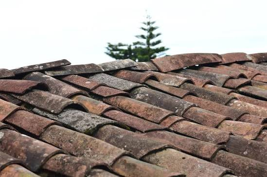 Weathered clay tiles with naturally varied color